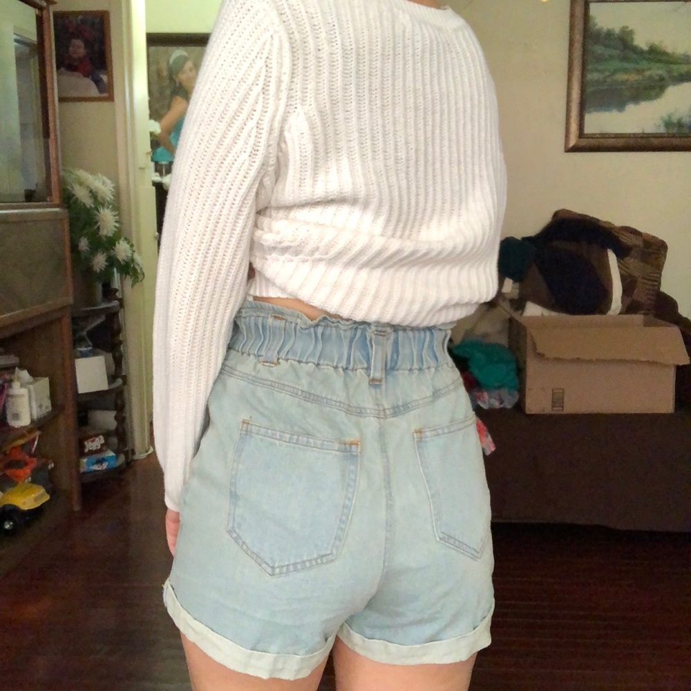 Light Denim High Waisted Shorts BRAND NEW 🦋 - Picture 4 of 5